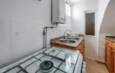 Una cocina o zona de cocina en Nice Home In Algodonales With Wifi
