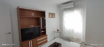 Una televisión o centro de entretenimiento en Apartamento 2 habitaciones a 8 min del Casco Historico