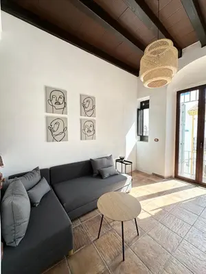 Zona de estar de Romero Suites 2