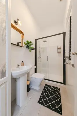 Un baño de Ohliving Clavijo