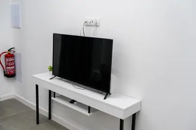 Una televisión o centro de entretenimiento en San Rafael home