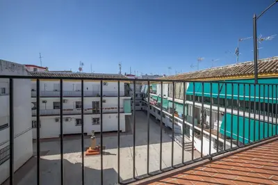 Un balcón o terraza de Apartamento Vizconde de Miranda & Parking incluido & Casco histórico