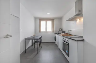 Una cocina o zona de cocina en Apartamento Vizconde de Miranda & Parking incluido & Casco histórico