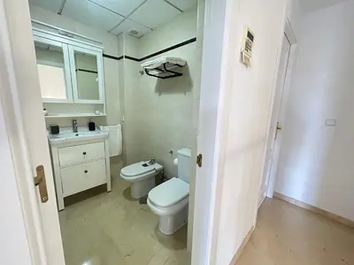 Un baño de Dúplex Mezquita (Parking privado gratis)