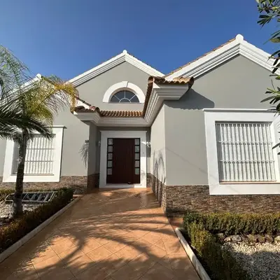 Chalet Californiano con Piscina