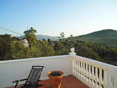 Vista general de una montaña o vista desde la casa o chalet