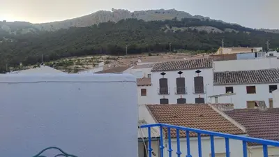 Vista general de una montaña o vista desde la casa o chalet