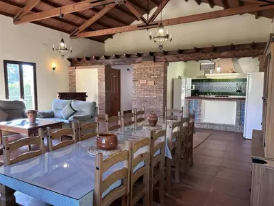 Una cocina o zona de cocina en Casa Rural La Charquera