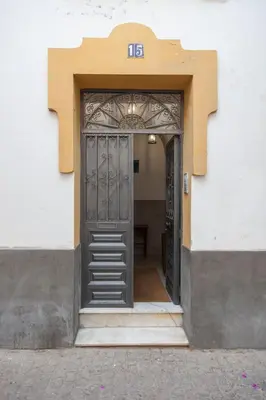 Fachada o entrada de Selecta Central Apartments in Alameda