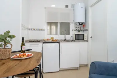 Una cocina o zona de cocina en Panther Home Alameda