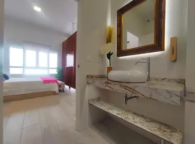 Un baño de The Urban Elegance Suite