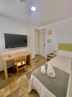 Una televisión o centro de entretenimiento en La Cilla, Hospedería Casa Molino