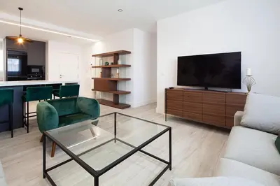 Una televisión o centro de entretenimiento en Espectacular piso en Nervión