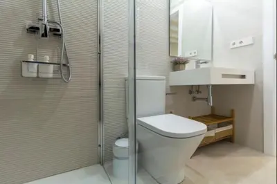 Un baño de Alohamundi Puerta Osario II