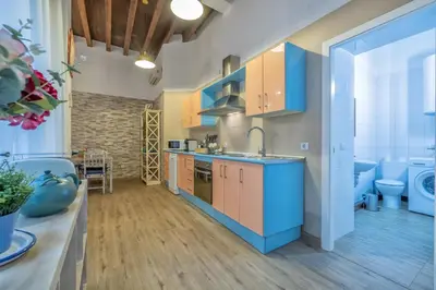 Una cocina o zona de cocina en Apartamento Dúplex Juramento & Descanso en el Casco Antiguo