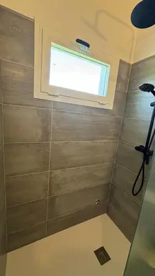 Un baño de Casa de huéspedes Arroyo Bujías - 3 habitaciones con baño privado individual