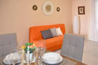Zona de estar de Casa Patio las Palmeras Córdoba con piscina