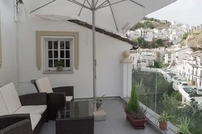 Un balcón o terraza de Casa Rural Las Cuevas de Setenil