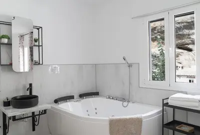 Un baño de Casa Rural Las Cuevas de Setenil