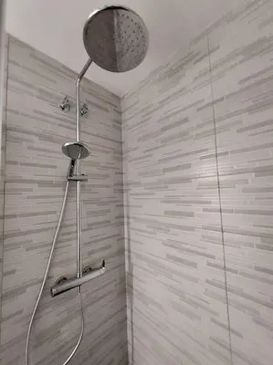 Un baño de Espectacular loft reformado en Córdoba by beBalmy