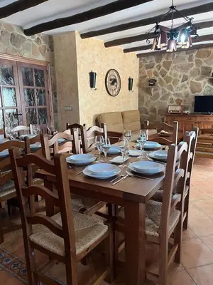 Un restaurante o sitio para comer en Tres deseos
