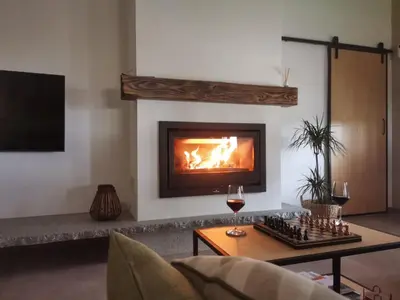 Una televisión o centro de entretenimiento en THE FERNANDEZs HOUSE