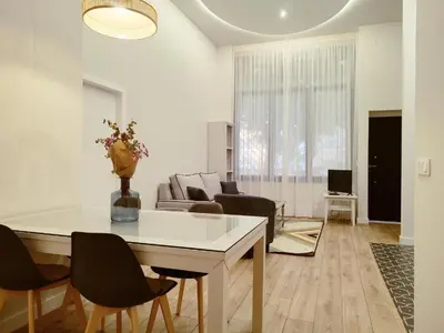 Una televisión o centro de entretenimiento en NUEVO RIBERA Arcangel Suite