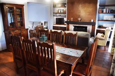 Una cocina o zona de cocina en Casa Rural MIRASIERRA
