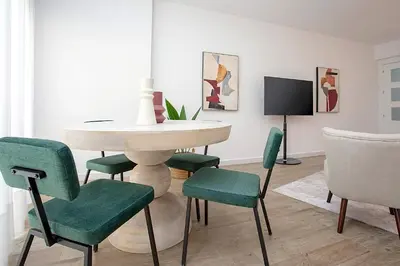 Una televisión o centro de entretenimiento en Genteel Home San Pablo Terrace