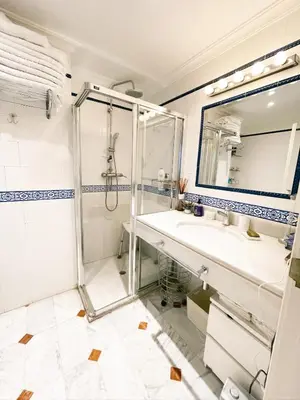 Un baño de Ático la Estrella