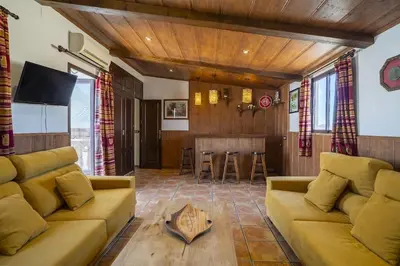 Zona de estar de Casa con patio y terraza en Barrio histórico de la Villa, junto al Adarve