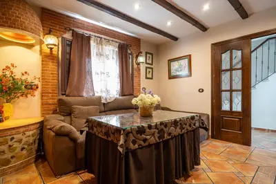 Zona de estar de Casa con patio y terraza en Barrio histórico de la Villa, junto al Adarve