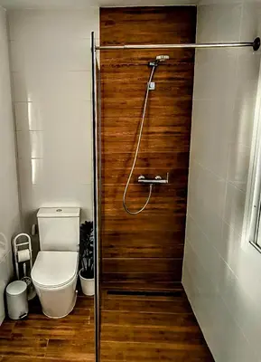 Un baño de B&B Carmelina & Frasquito
