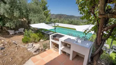 Piscina en o cerca de La Casa 1950 Montefrío by Ruralidays