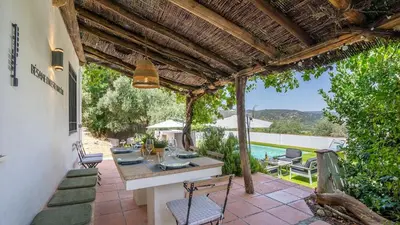 Piscina en o cerca de La Casa 1950 Montefrío by Ruralidays