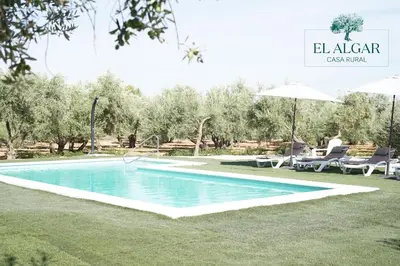 Piscina en o cerca de El Algar Casa Rural