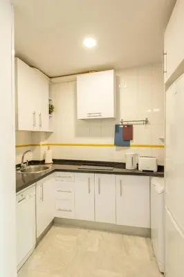 Una cocina o zona de cocina en La Florida Charming Apartment with FREE PARKING by OCityzen