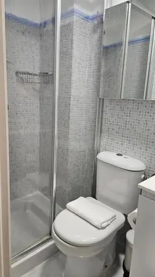 Un baño de Wish Suite Feria de Sevilla