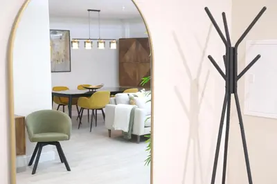 Un restaurante o sitio para comer en H2, vivienda turística