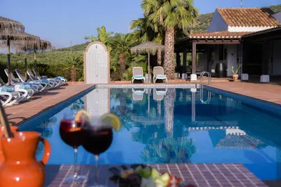 Piscina en o cerca de Hacienda Riogordo