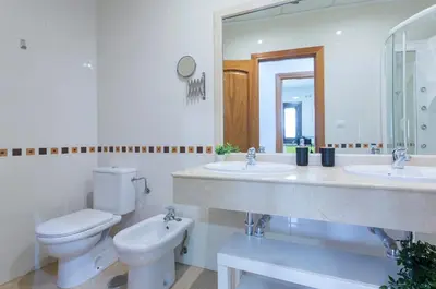 Un baño de Santa Catalina Patio Andaluz
