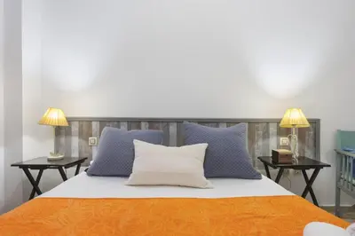 Cama o camas de una habitación en Comfortable functional - Center - Train station