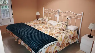 Plano de CÉNTRICO y AMPLIO APARTAMENTO con todas las comodidades