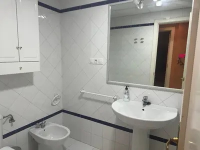 Plano de CÉNTRICO y AMPLIO APARTAMENTO con todas las comodidades