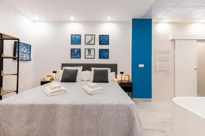 Cama o camas de una habitación en LP1 Loft Art Suite Sevilla en Pareja