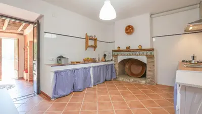 Una cocina o zona de cocina en Cortijo San Rafael Constantina by Ruralidays