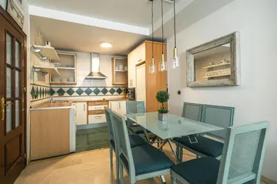 Una cocina o zona de cocina en Grande apartamento familiar