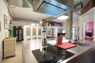 Una cocina o zona de cocina en LOFT SOHO, Free Garage, Downtown