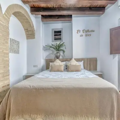 El Capricho de 1849 & Parking
