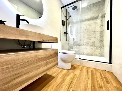 Un baño de House in City Garden 1